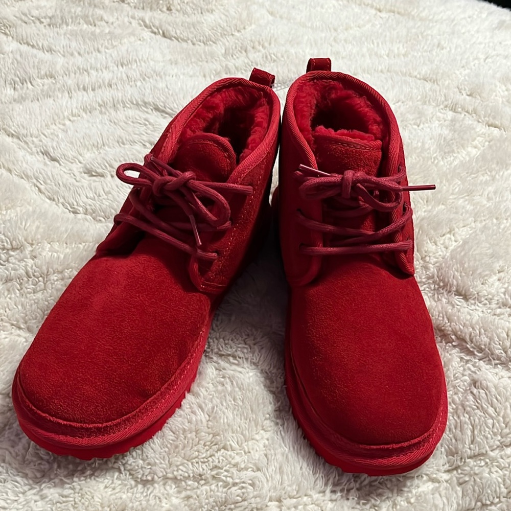 UGG Nuemel Boot NWOT
